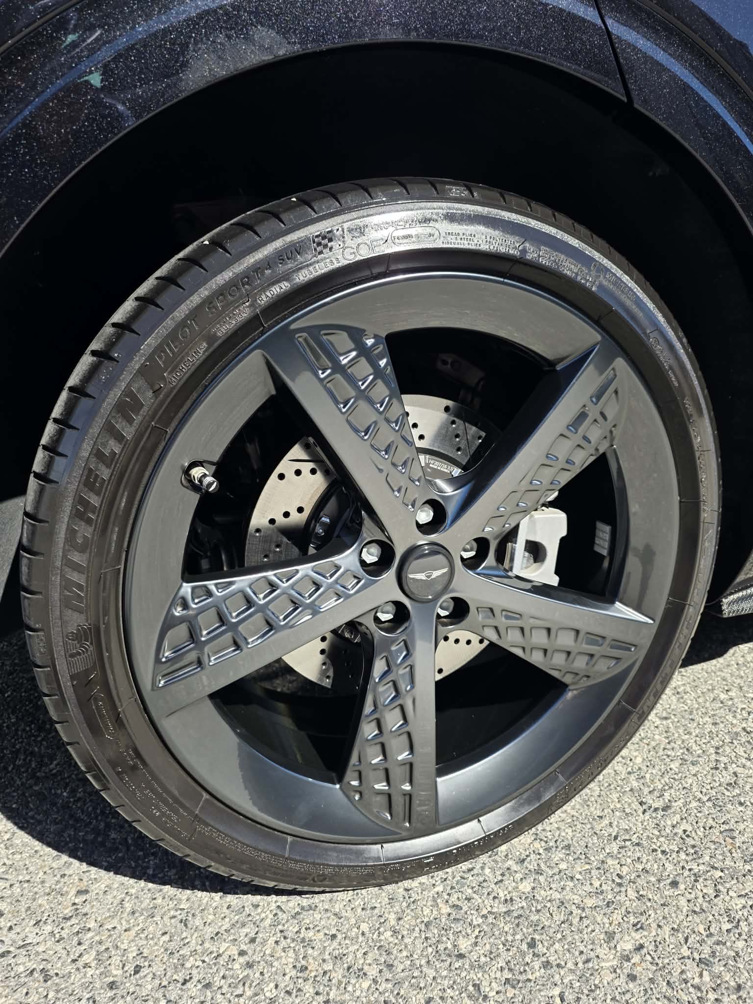 GV70 REAR 34520 INTER-R_installed