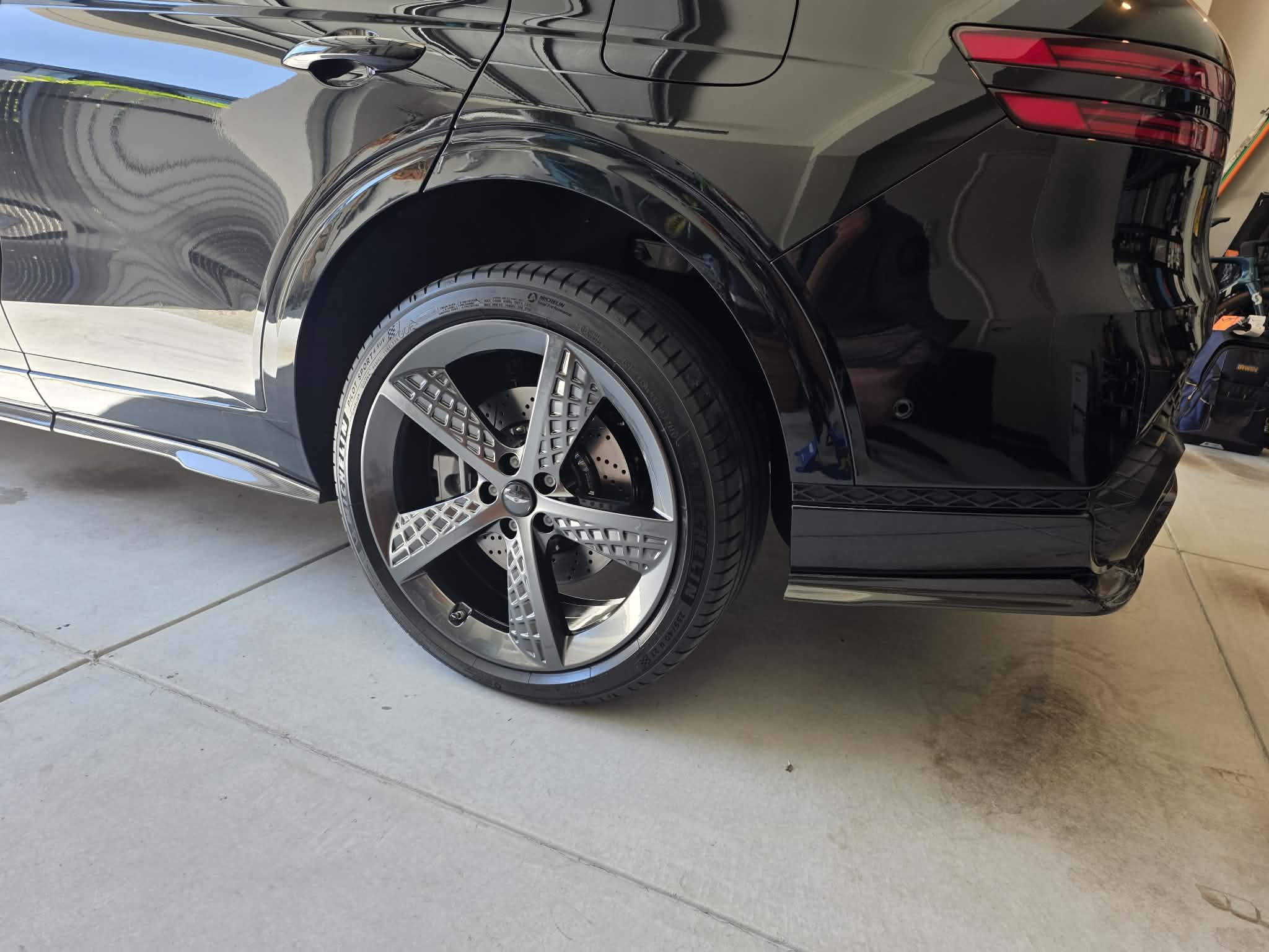 GV70 REAR 34520 INTER-R_installed2