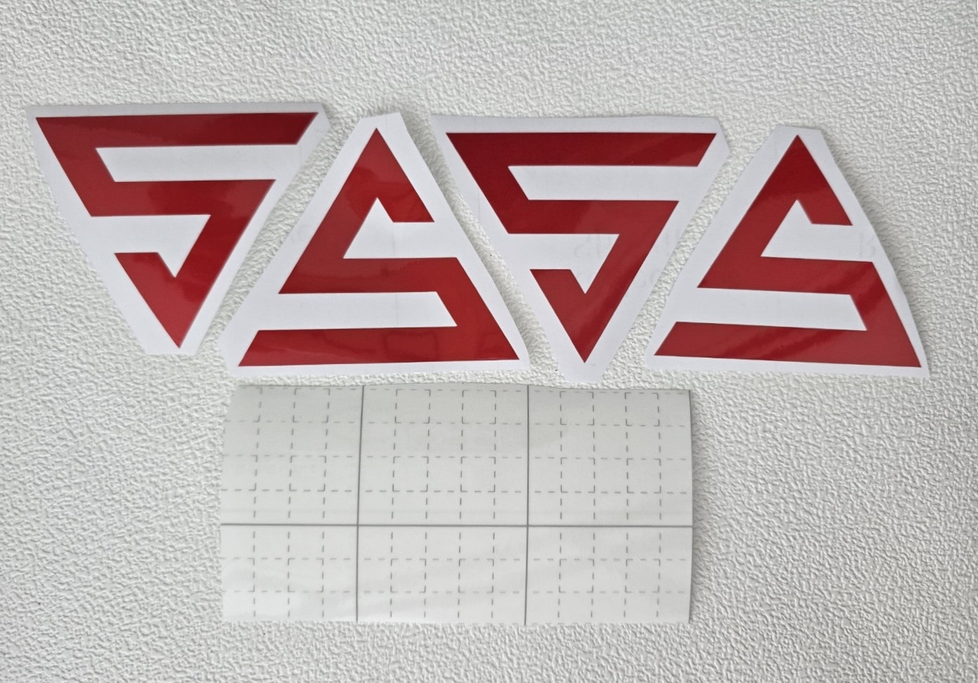 S logo sticker 8P_red