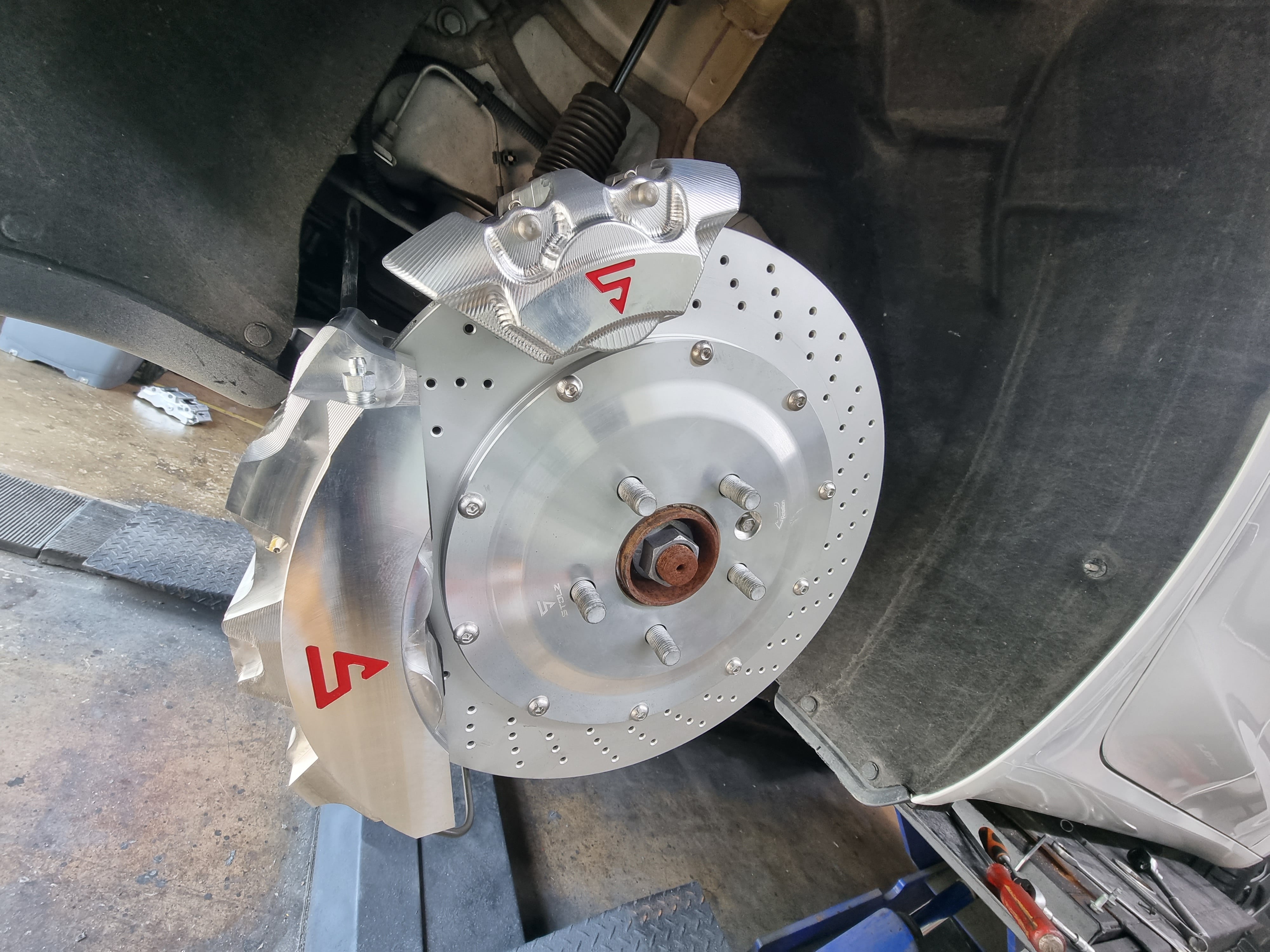 REAR 4P SILVER 380x31 EPB